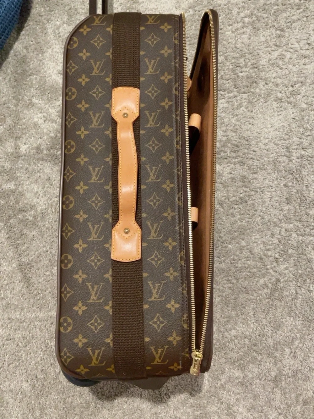 Louis Vuitton classic louis